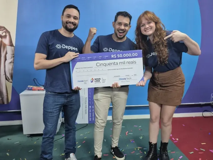 Time da Deppes comemorando o prêmio de R$ 50 mil do programa iNovaStartup Aceleração, da iNovaTech e da Prefeitura de Nova Lima